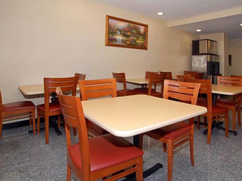 ניו יורק Comfort Inn Jfk Airport מסעדה תמונה